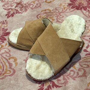 Minnetonka Tan Suede Cross-Band Fleece Lined Slippers